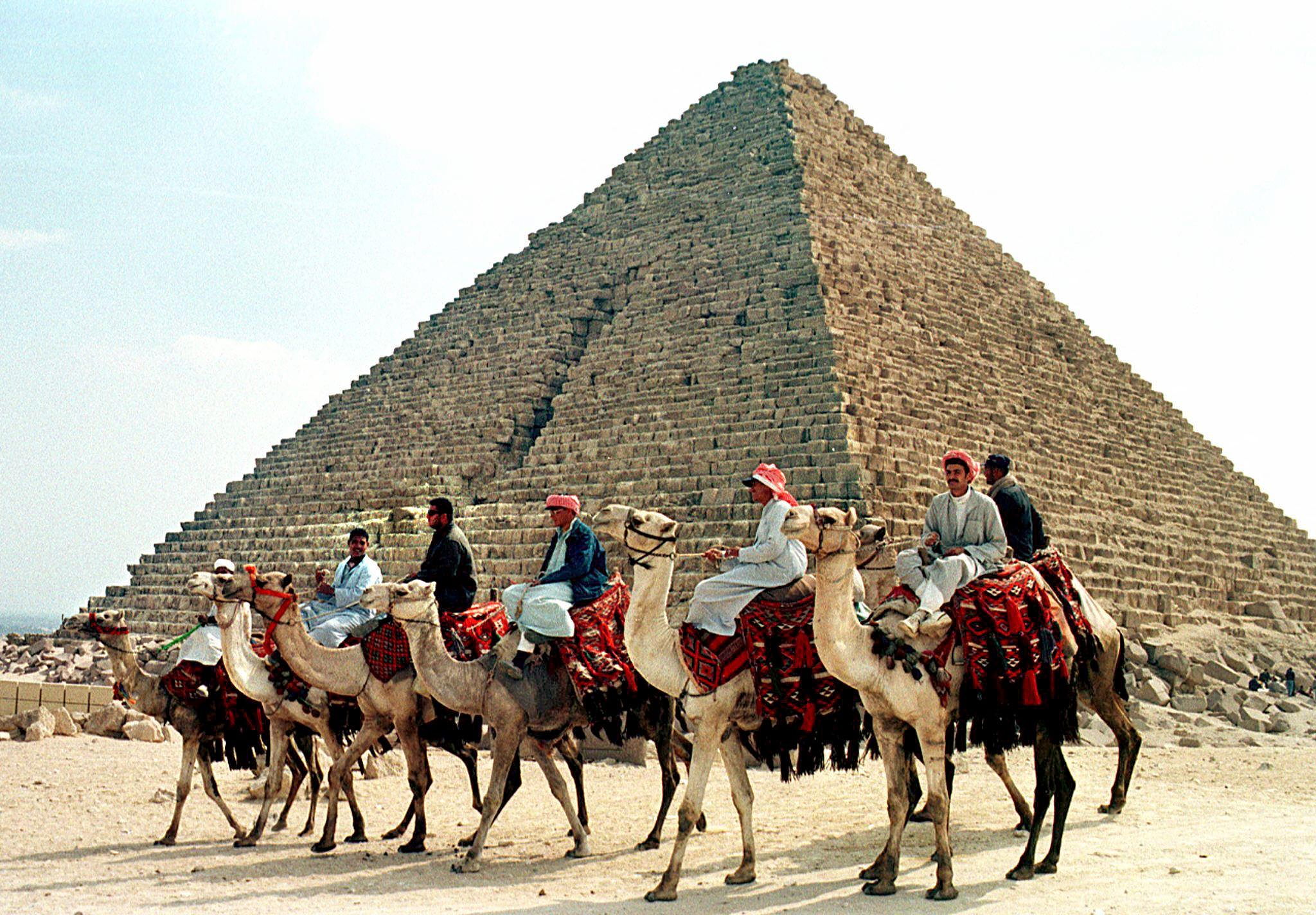 Egypt: a project to renovate a pyramid sparks controversy