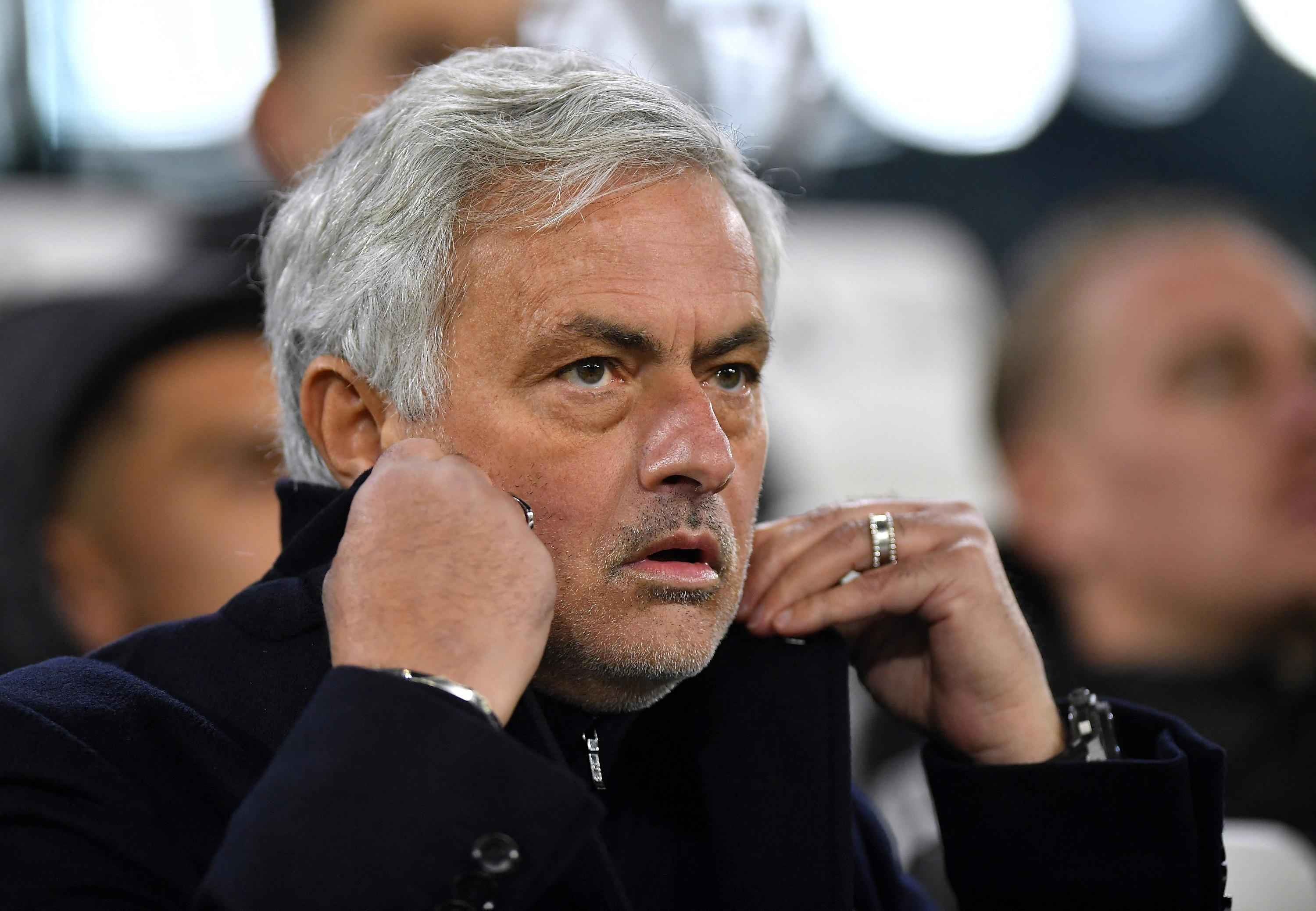Mercato: Mourinho assures not to “think about Brazil”