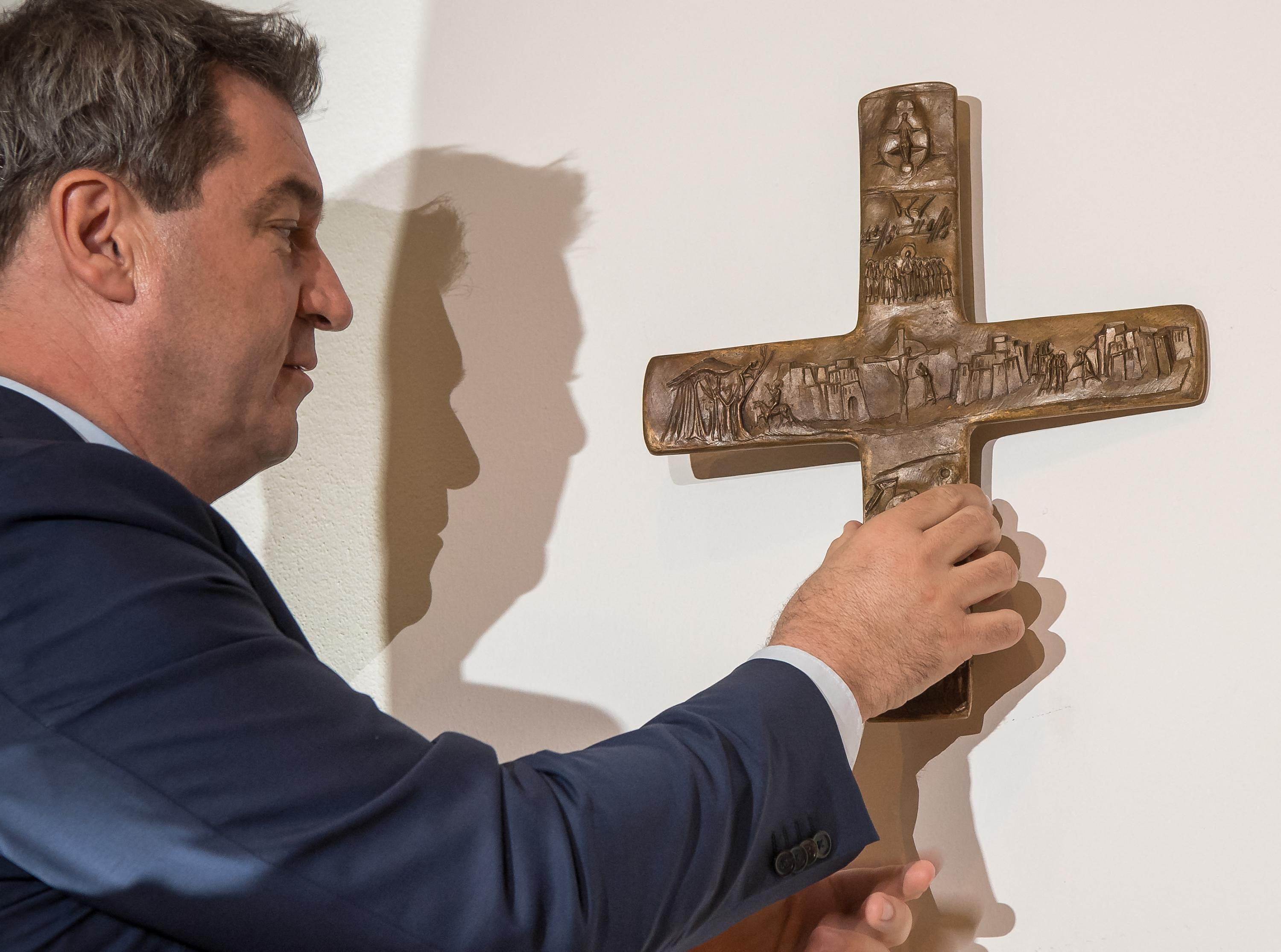 In Germany, secularism does not prohibit crucifixes on public buildings, judges say