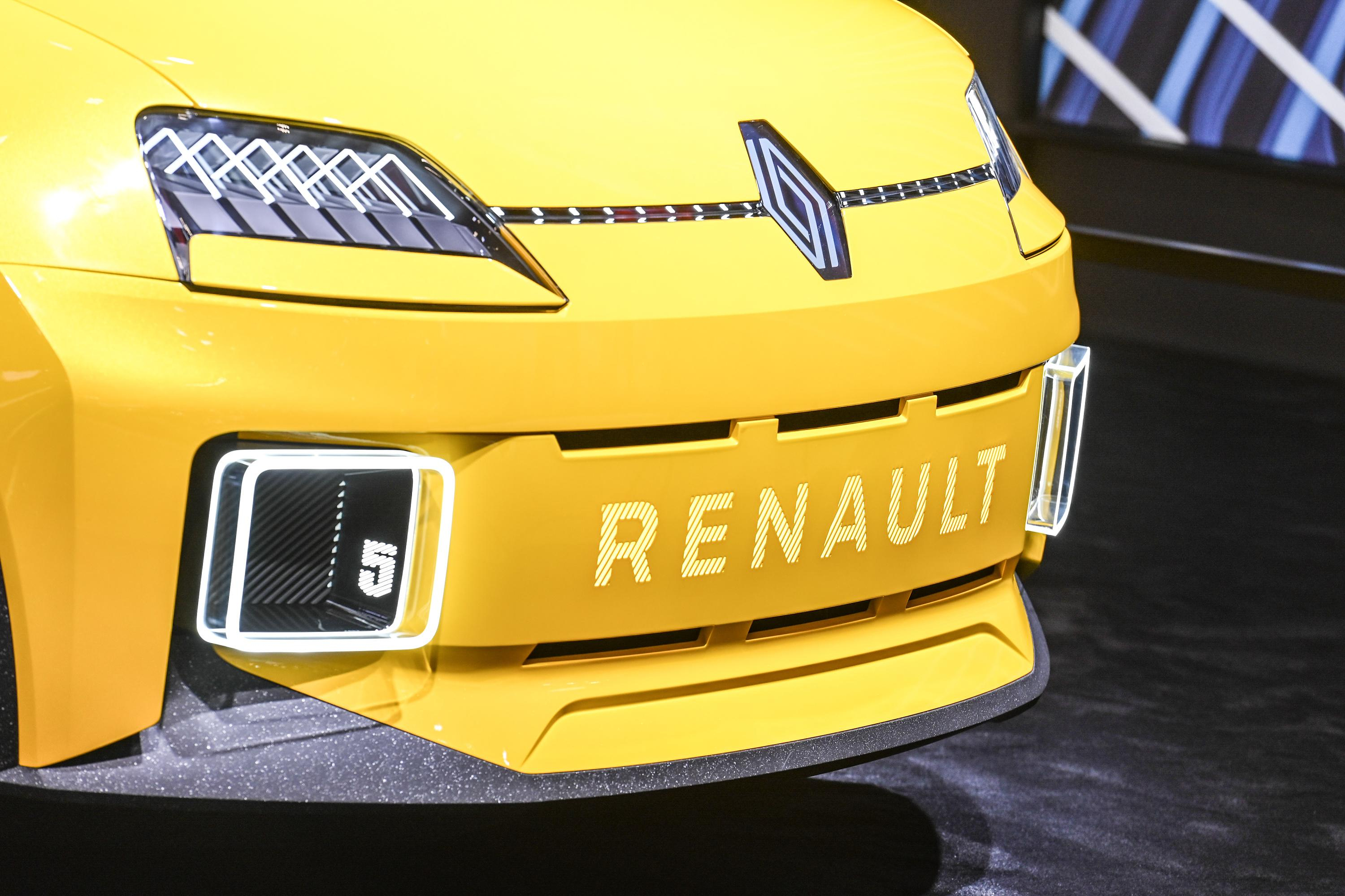 Renault cancels the IPO of its electric subsidiary Ampere