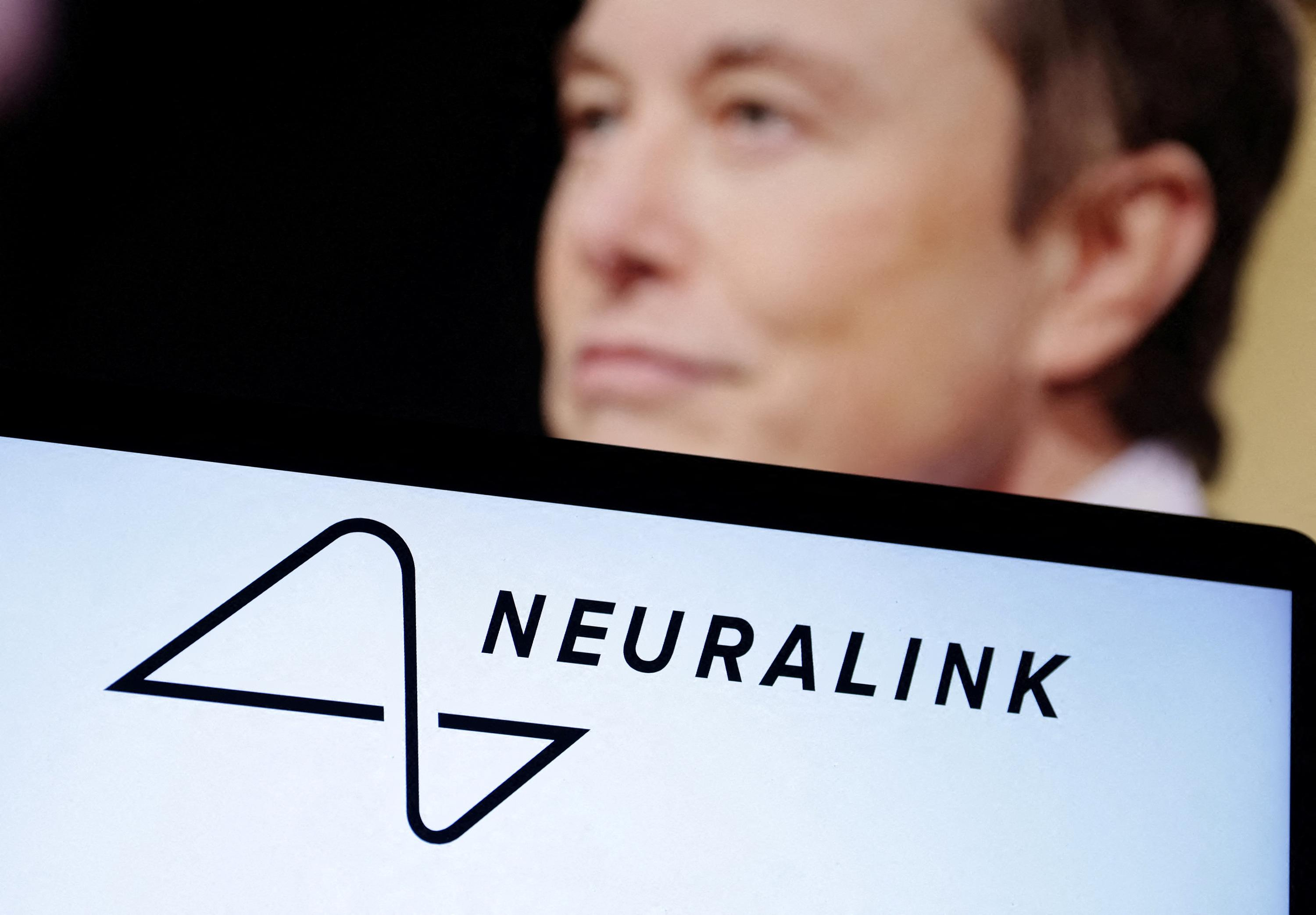 Elon Musk announces that Neuralink has installed its first brain implant
