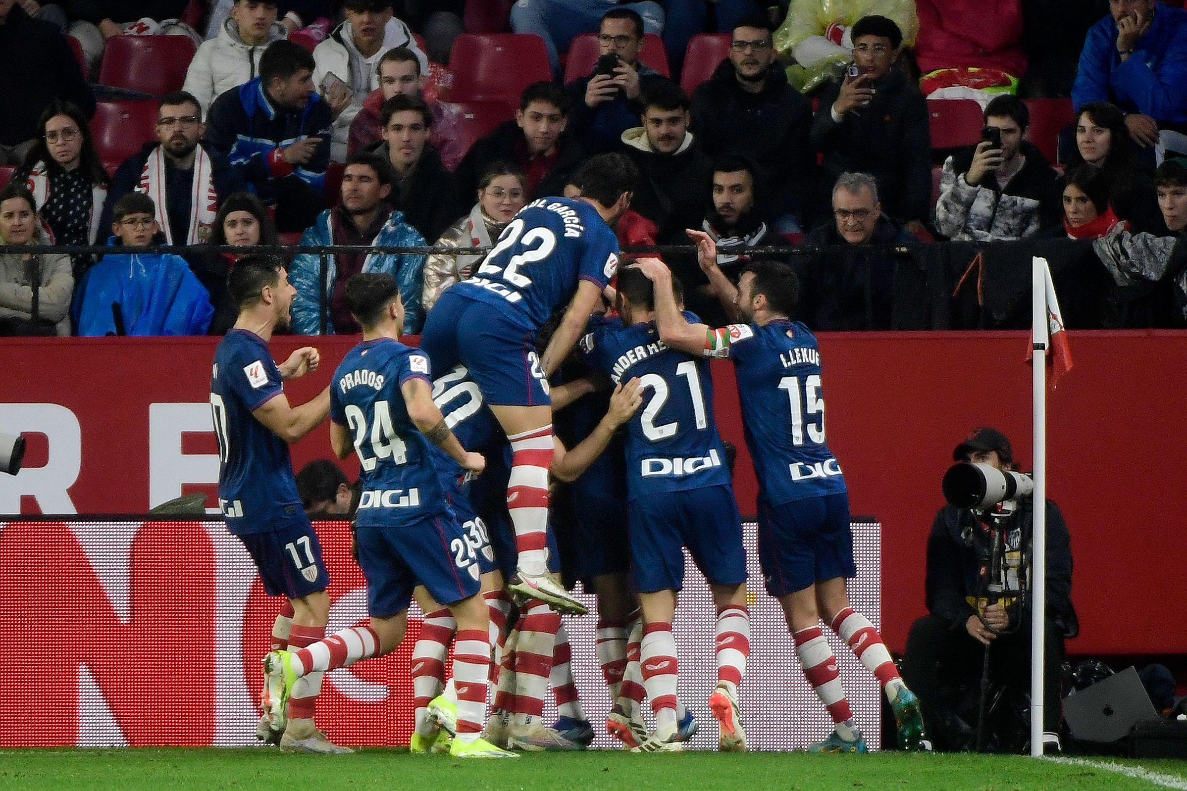Liga: Athletic Bilbao temporarily climbs onto the podium by beating Sevilla