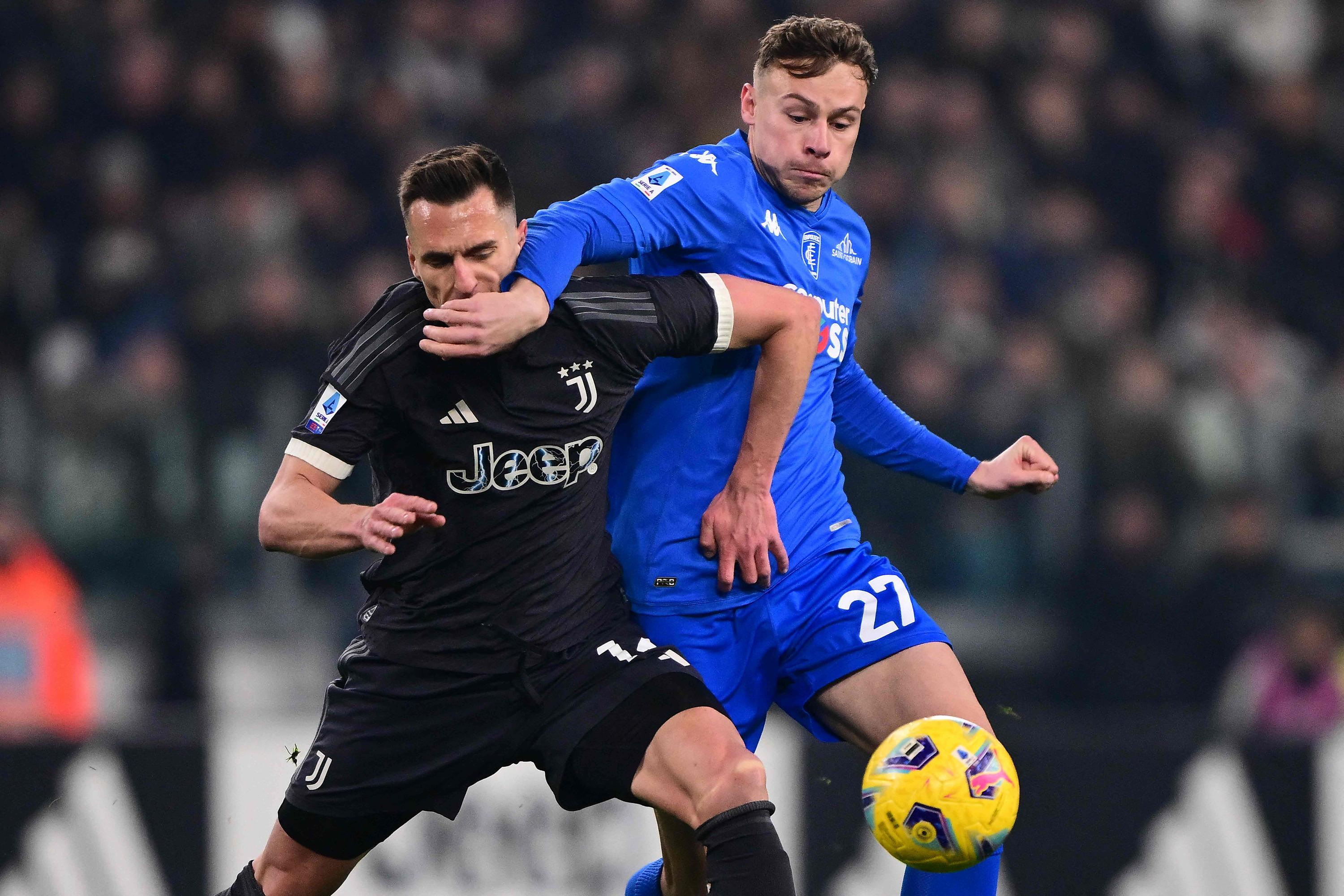Serie A: Milik sees red, Juve looks gray