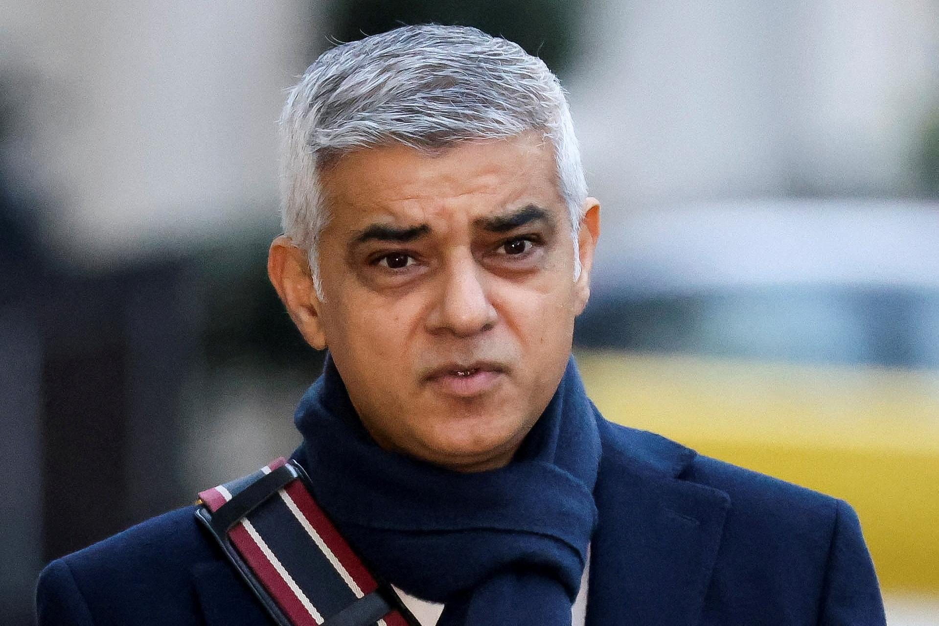 London Mayor Sadiq Khan denounces the cost of Brexit and calls for rapprochement with the EU