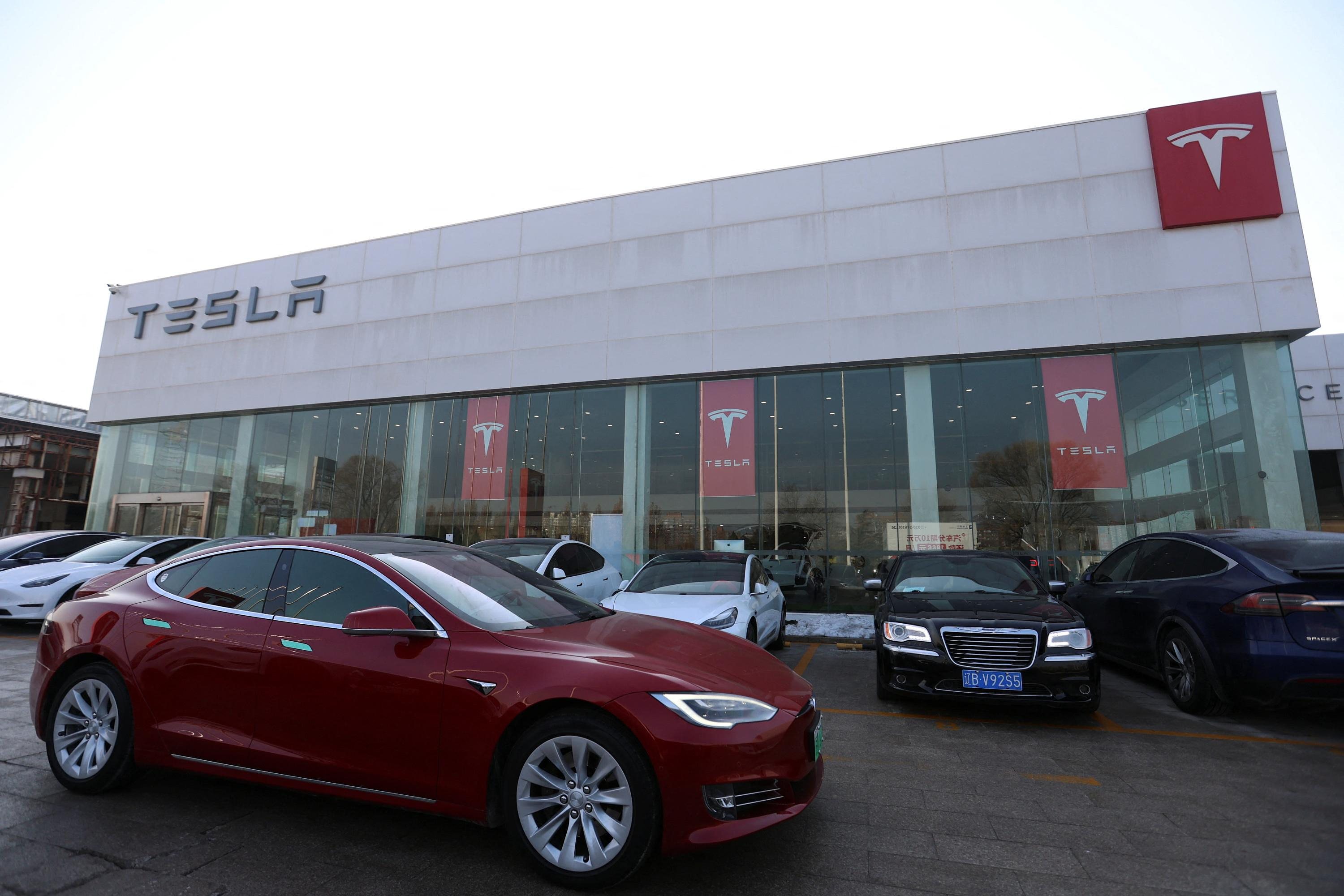 China: Tesla recalls 1.6 million vehicles over software problem