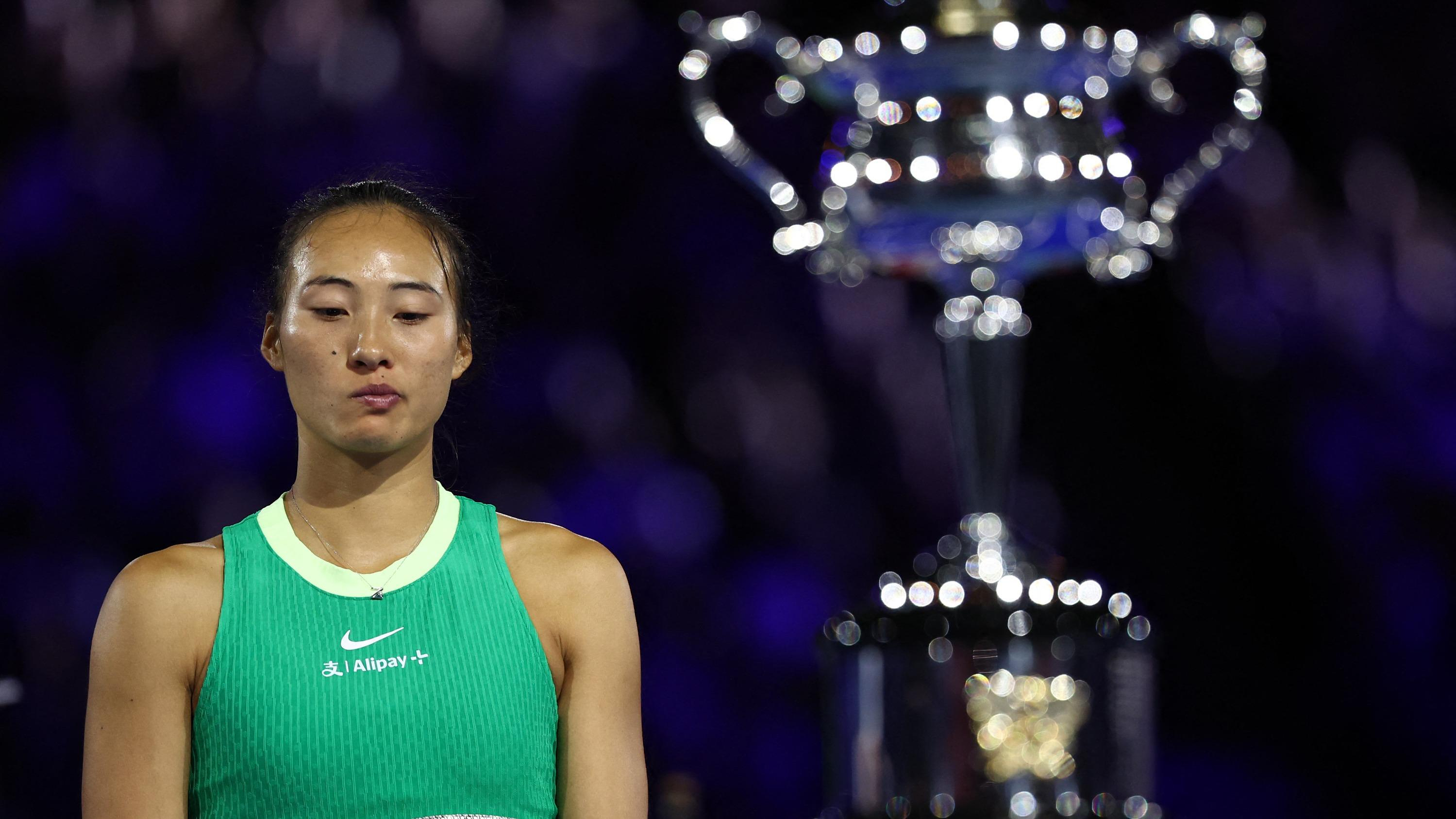 Australian Open: “I could have done much better,” regrets Zheng, beaten in the final by Sabalenka