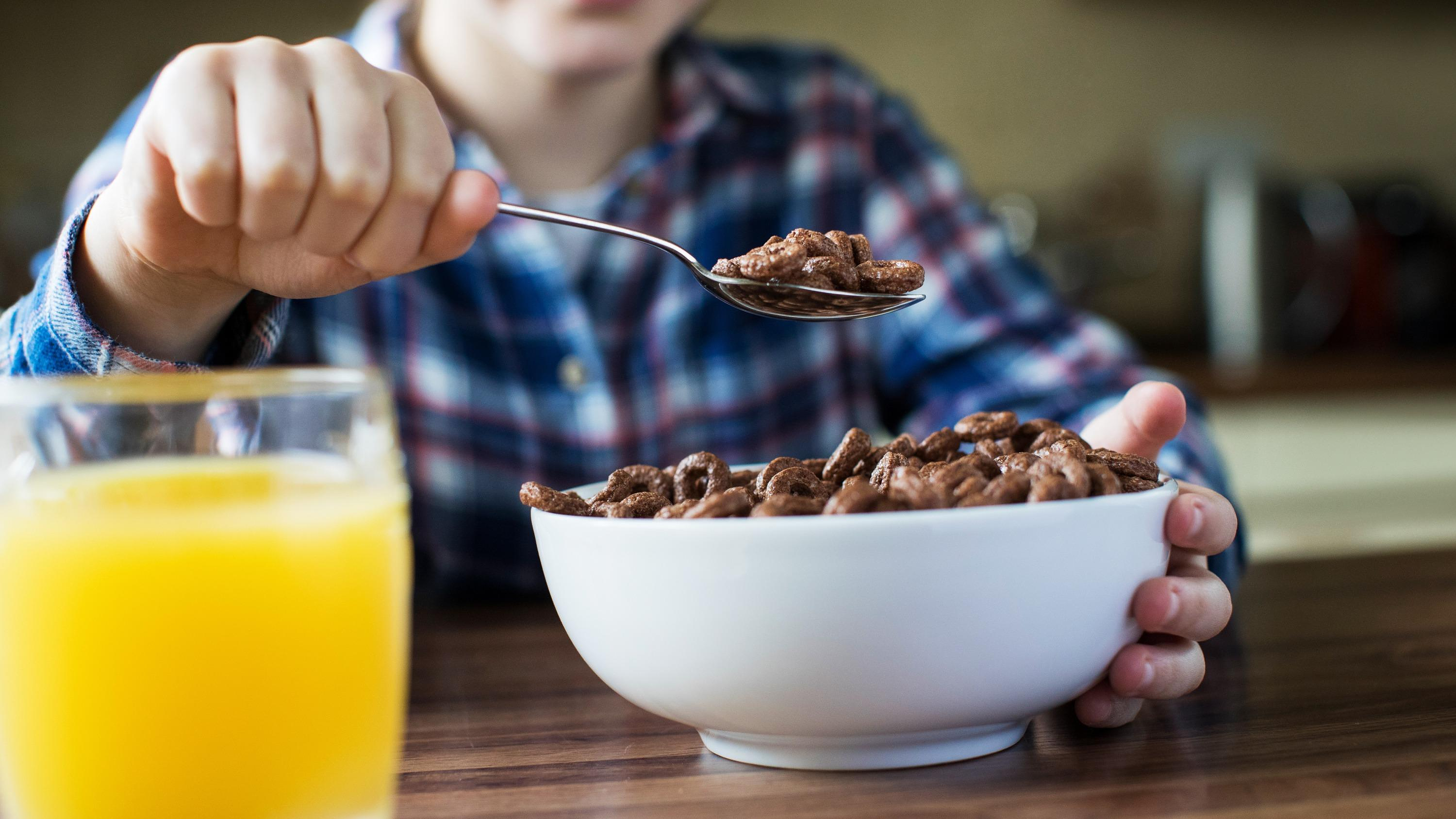 Eating cereal at dinner to deal with inflation, the Kellogg's CEO's idea that doesn't work