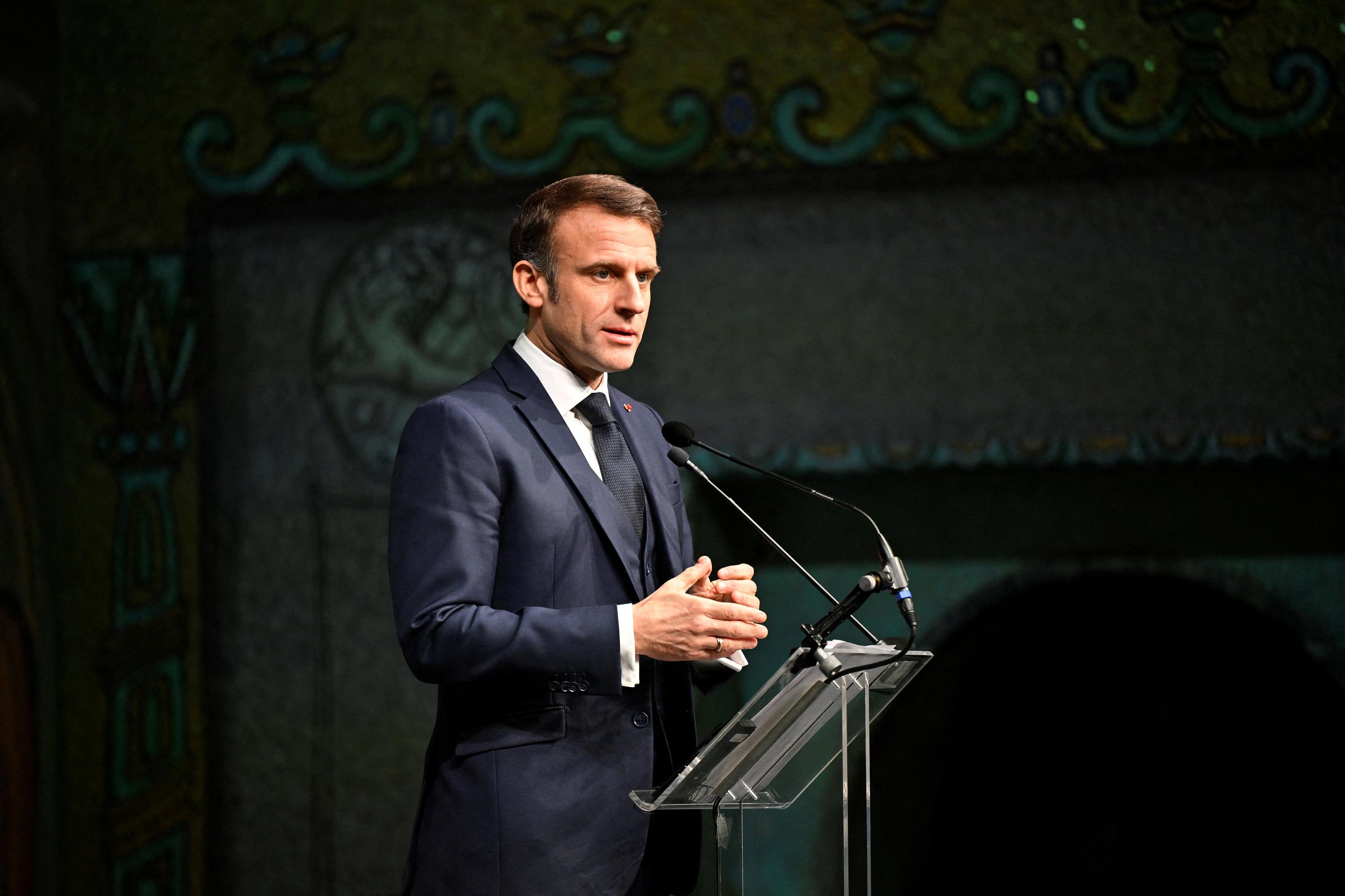 Does Emmanuel Macron want to make French nuclear deterrence available to Europeans?