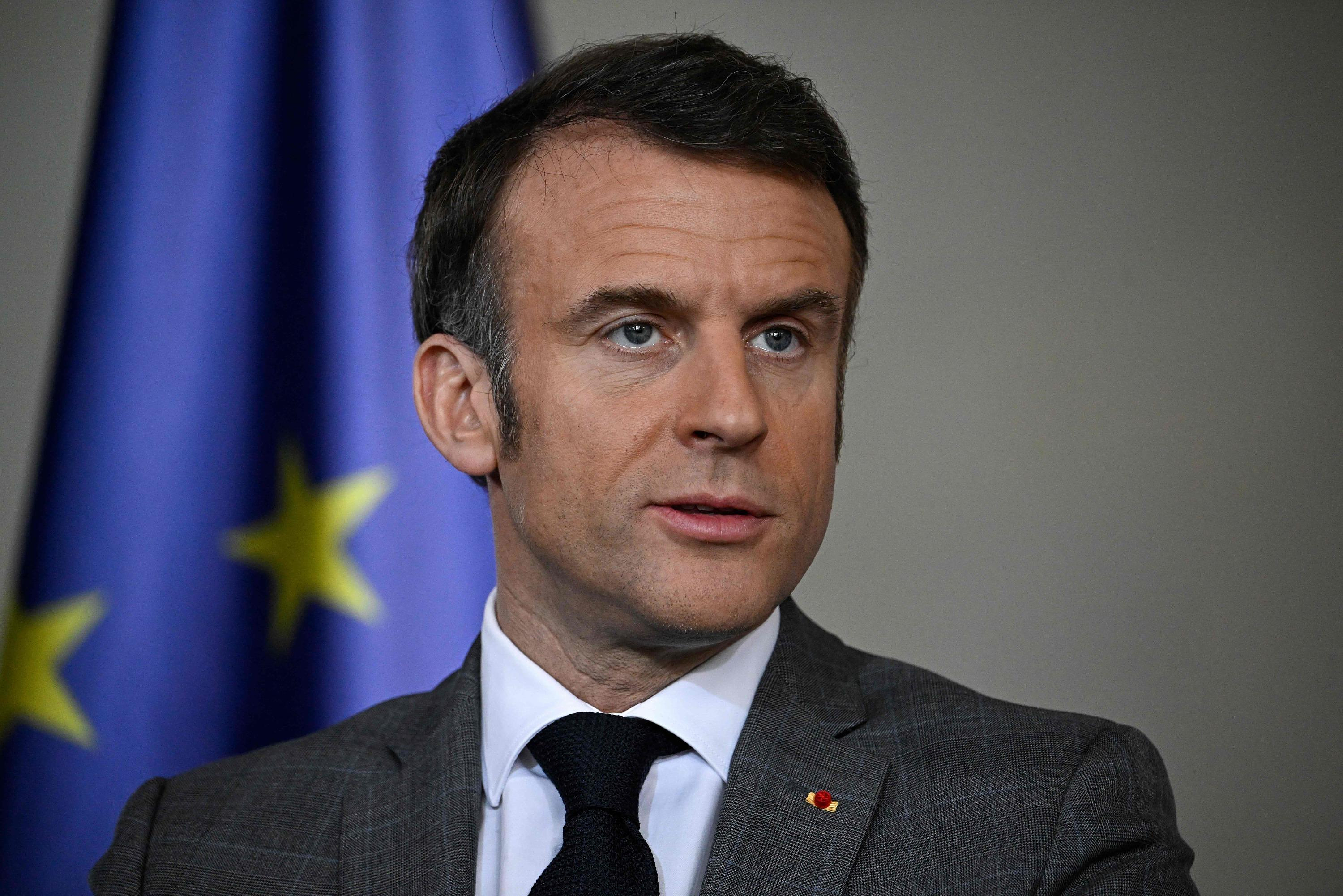 War in Ukraine: “Perhaps at some point, we will have to have operations on the ground”, reaffirms Macron