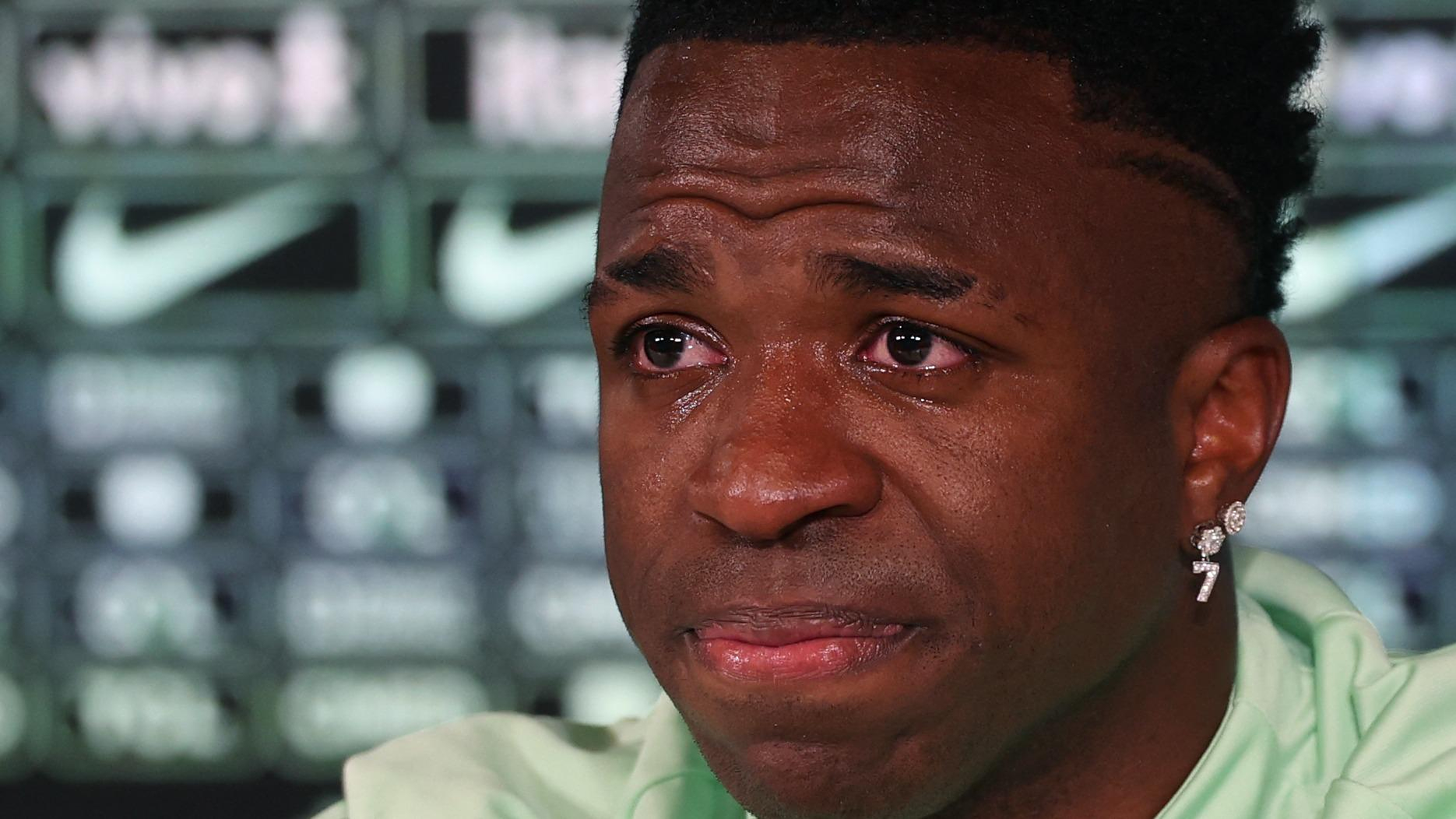 Football: “I just want to play football”, Vinicius bursts into tears while talking about the racism he is a victim of