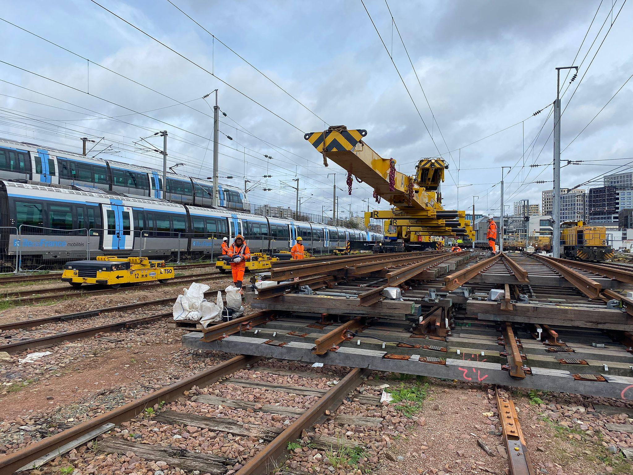 Crisis room, network work and predictive maintenance... How SNCF Réseau is preparing for the 2024 Olympics