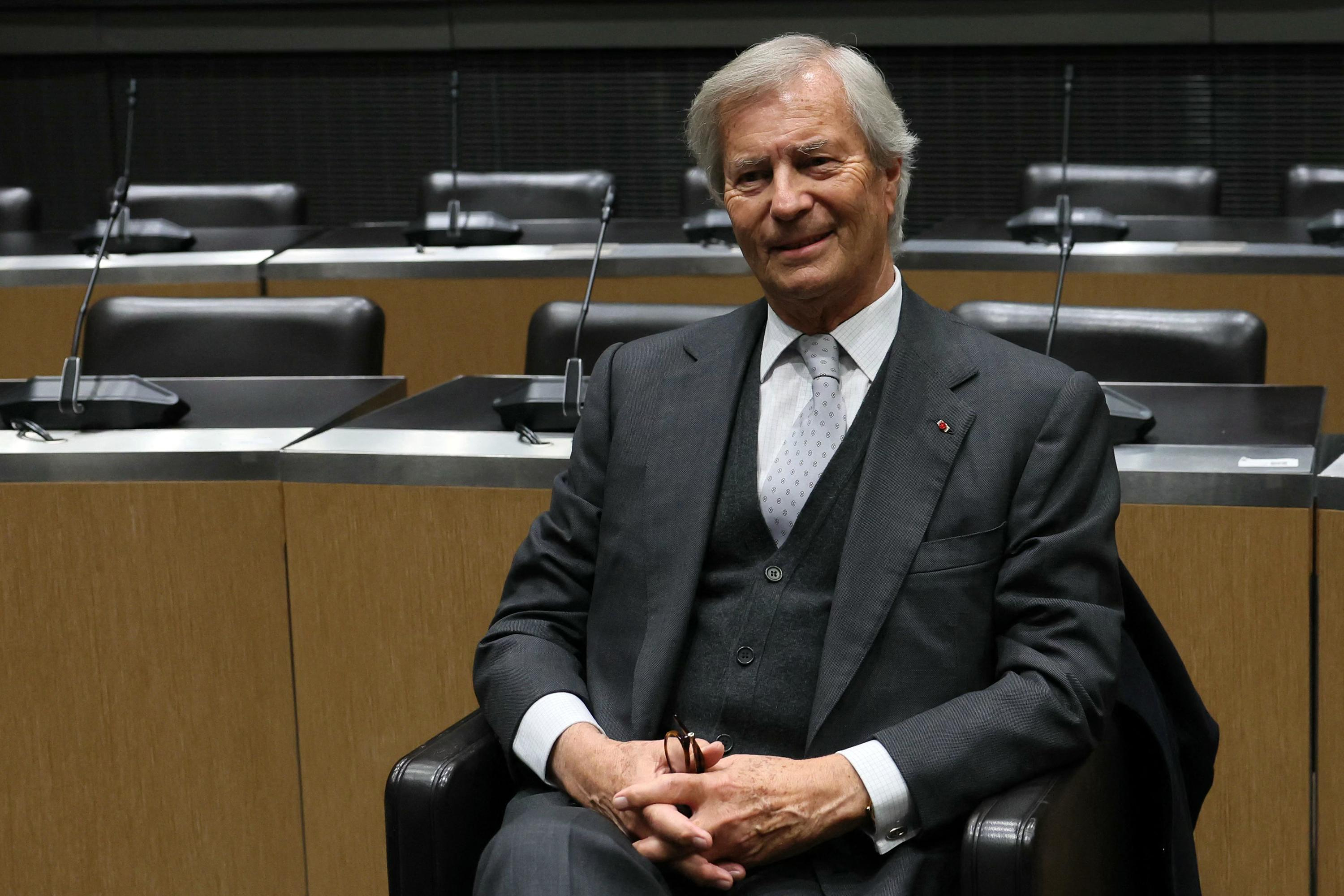 The withdrawal of TV frequencies from CNews or C8 “would be taken like a slap in the face”, according to Vincent Bolloré