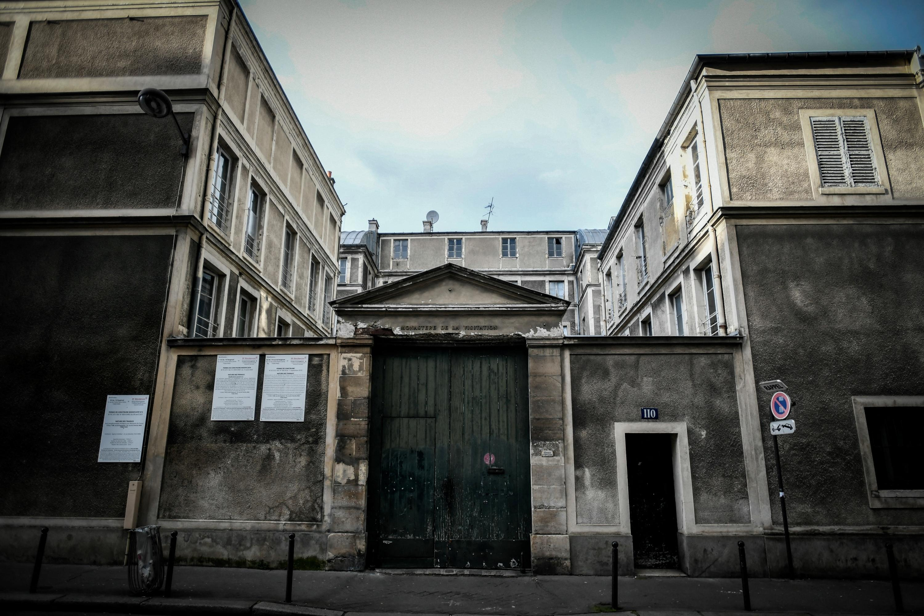 In Paris, between “place of charity” and “heritage failure”, a monastery at the heart of a controversy