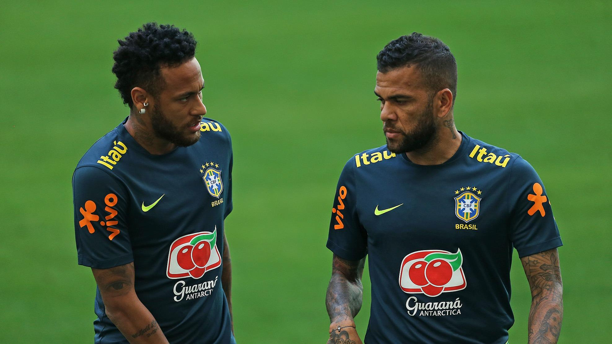 Football: Neymar's father says he will not pay Dani Alves' one million euro bail