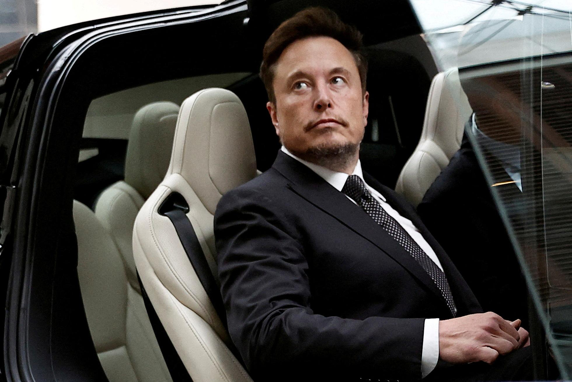 Elon Musk arrives in China to negotiate data transfer and deployment of Tesla autopilot