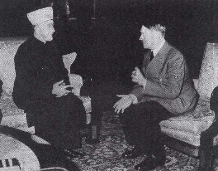 Israel's UN ambassador holds up photo of Hitler with Palestinian mufti