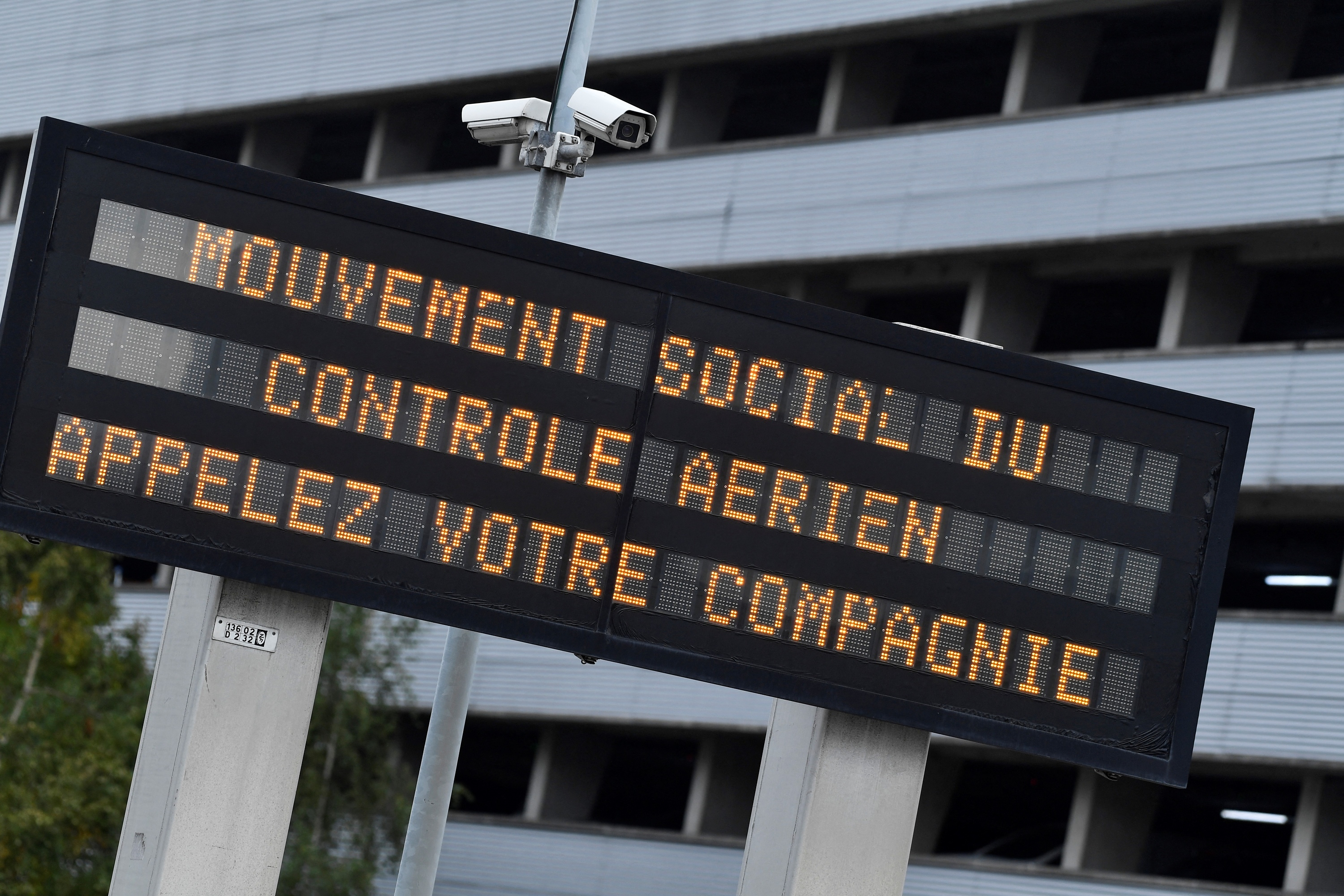 Air traffic controllers strike: 75% of flights canceled at Orly on Thursday, 65% at Roissy and Marseille