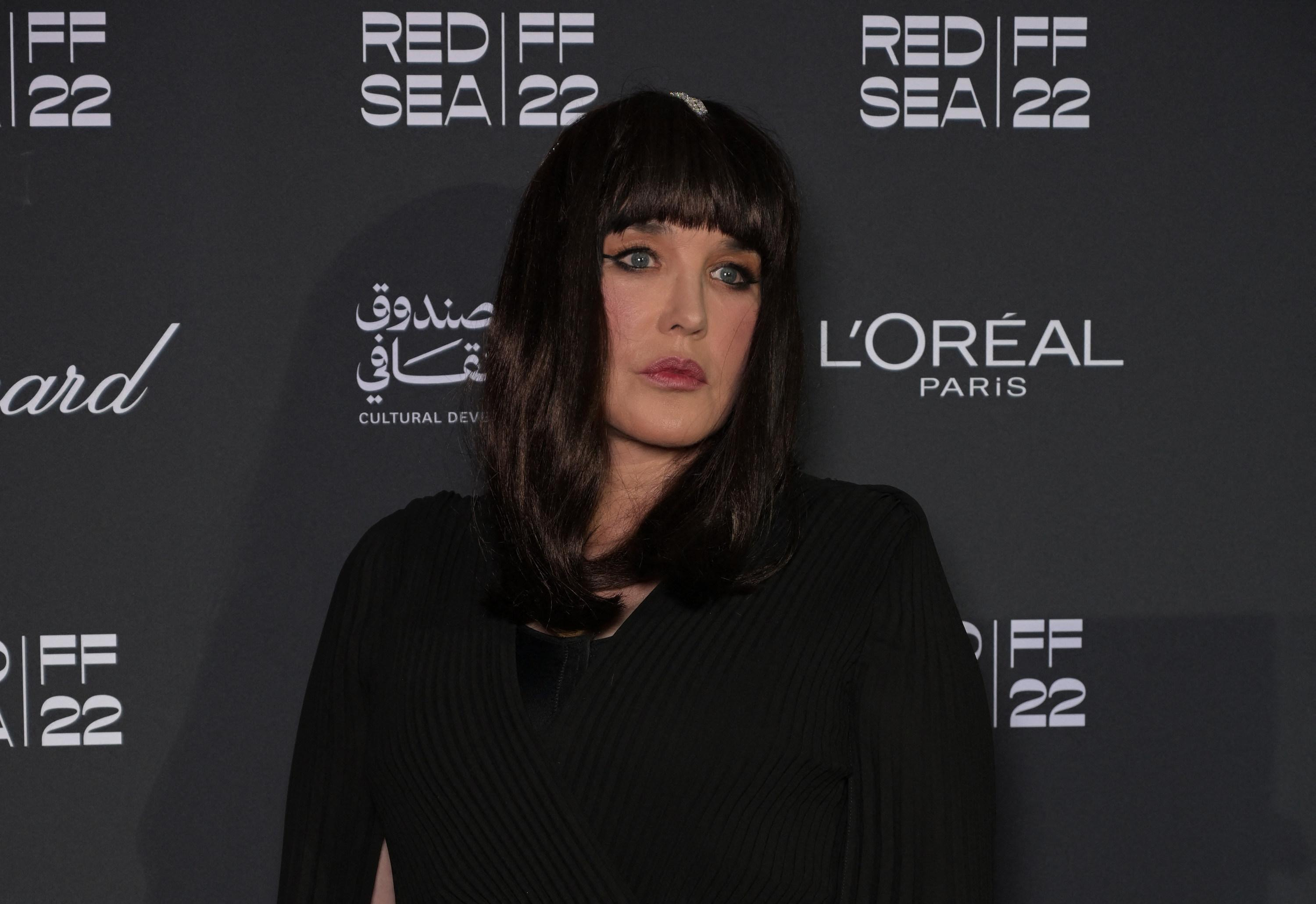 The prosecution requests a dismissal of charges for Isabelle Adjani, indicted for fraud since 2020