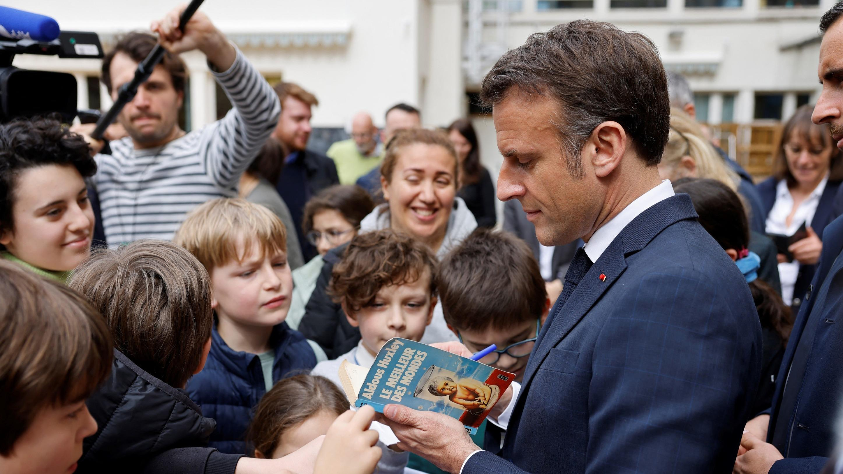 Emmanuel Macron visits the Paris Book Festival
