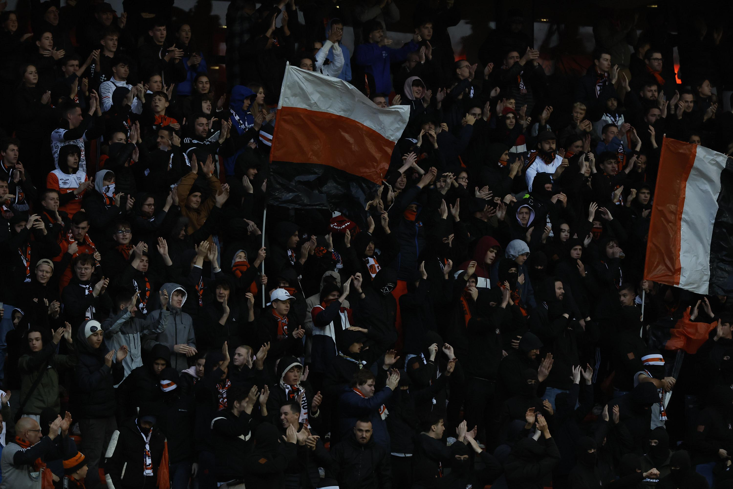 Ligue 1: Lorient supporters invade the training center