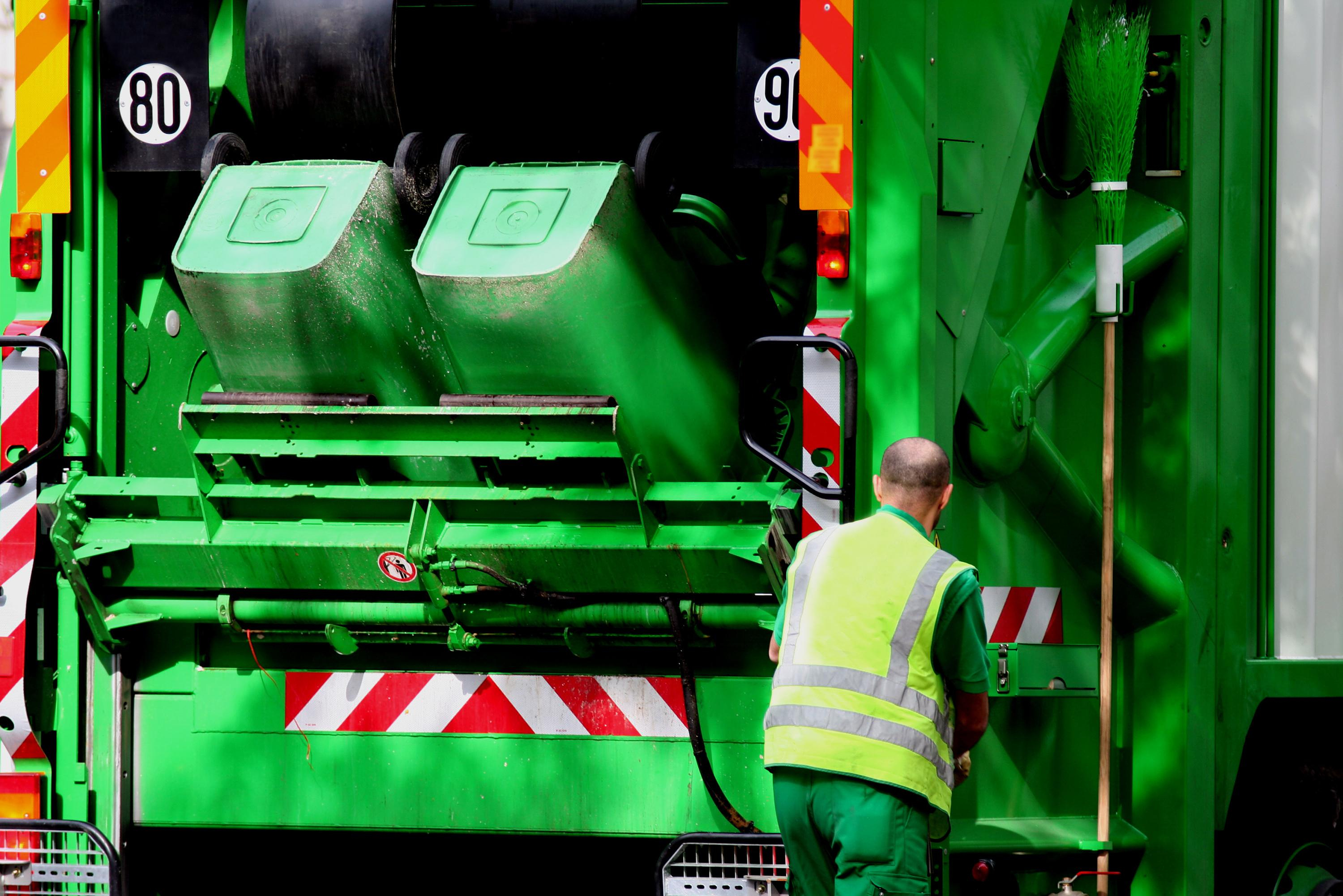 2024 Olympics: Parisian garbage collectors have filed a strike notice