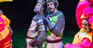 An even more crazy “Spamalot” at the Paris theater