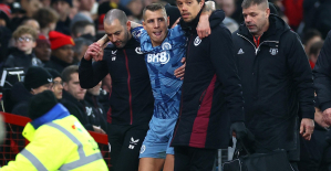 Premier League: Lucas Digne leaves with injury with Aston Villa