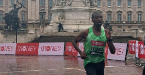 Marathon: Ethiopian Sisay Lemma sets an ultra-fast time in Valencia