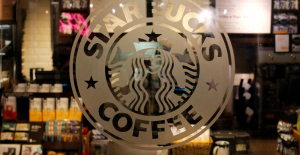 A drive-thru coffee latte? Starbucks' new bet to expand its French customer base