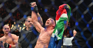 MMA: in video, Du Plessis first South African UFC champion