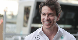 F1: Toto Wolff extends at Mercedes