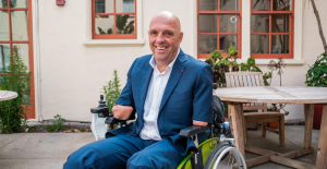 Philippe Croizon launches an application to help disabled people find a parking space