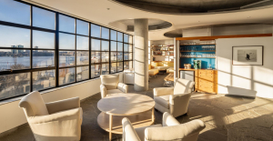 Annie Leibovitz sells her two apartments in Manhattan for 15.8 million