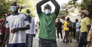 “We are heading straight towards a coup d’état”: in Paris, the Senegalese community is worried about a postponement of the presidential election