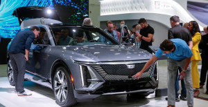 Cadillac marks its return to Europe with its electric Lyriq
