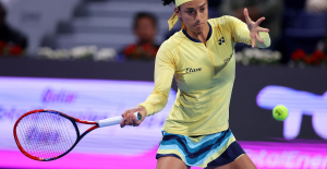 Tennis: Osaka knocks out Garcia in first round in Doha