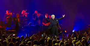 In Brest, Michel Sardou bows out with a Breton flag on his shoulders