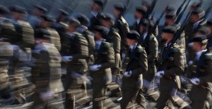 Trans law in Spain: soldiers change their gender... to increase their salary