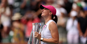 Tennis: Swiatek dismisses Sakkari and wins Indian Wells for the second time