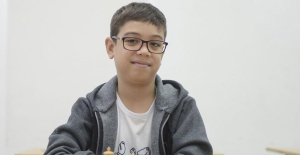 Chess: 10-year-old beats world number 1 Magnus Carlsen