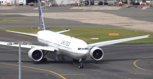 United Airlines Boeing forced to turn around mid-flight due to 'maintenance issue'