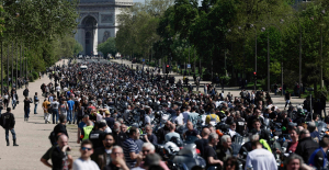 Tens of thousands of bikers marched on Saturday against compulsory technical inspection