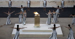Olympic Games: in Athens, Greece transmits the Olympic flame to France