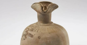 Germany returns antique jug stolen by Nazis to Greece