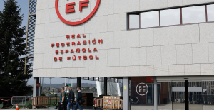 The UCO detects a possible extra cost of 5.7 million in trips by the Football Federation