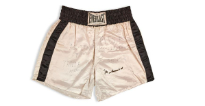 Boxing: the shorts worn by Mohamed Ali from the legendary fight “Thrilla in Manila” at auction